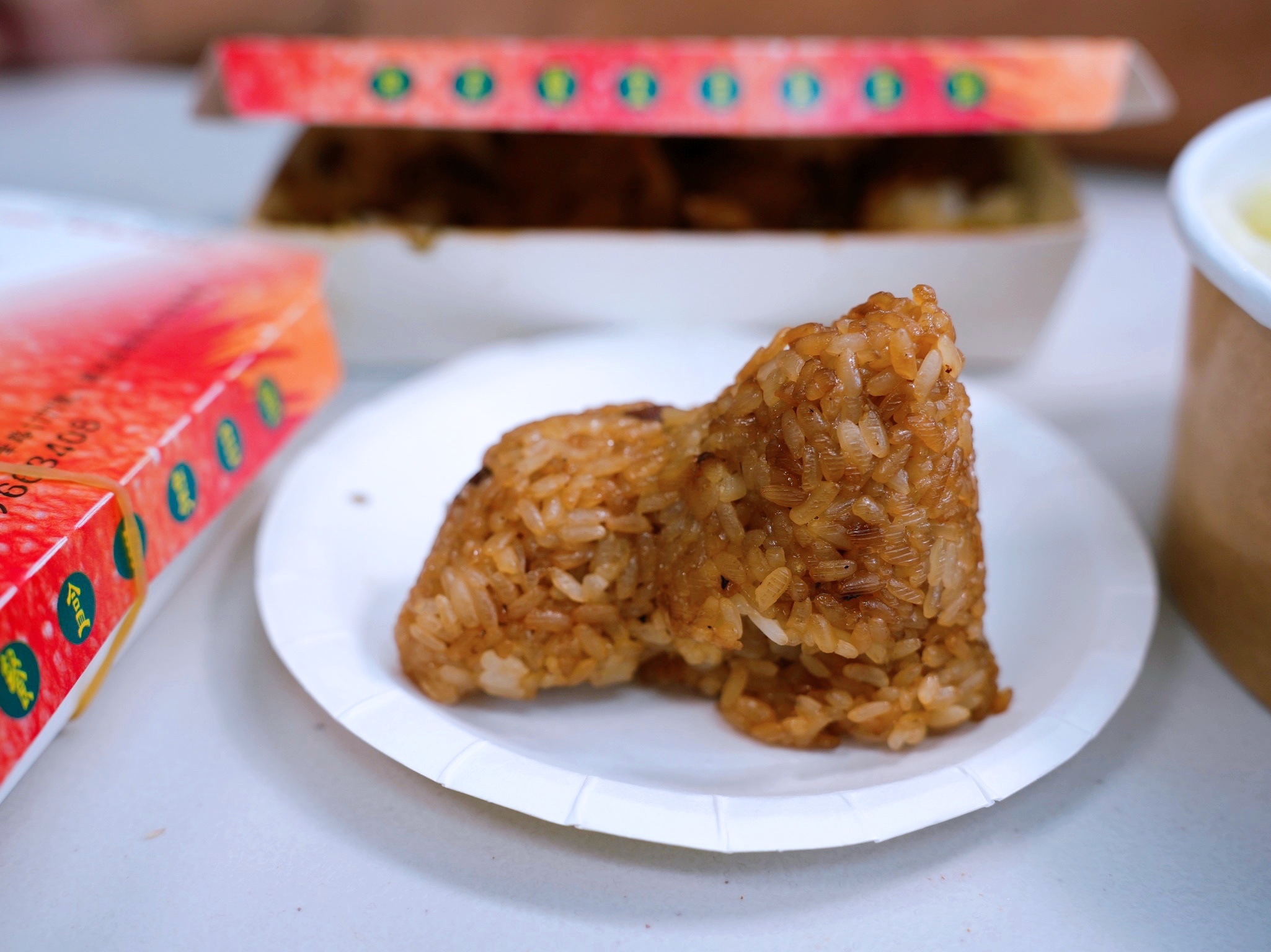 苗栗頭份美食｜『圓光排肉餐盒』40年老店排肉便當~早上6:30開賣~免費停車超方便！僅此一家,別無分店！