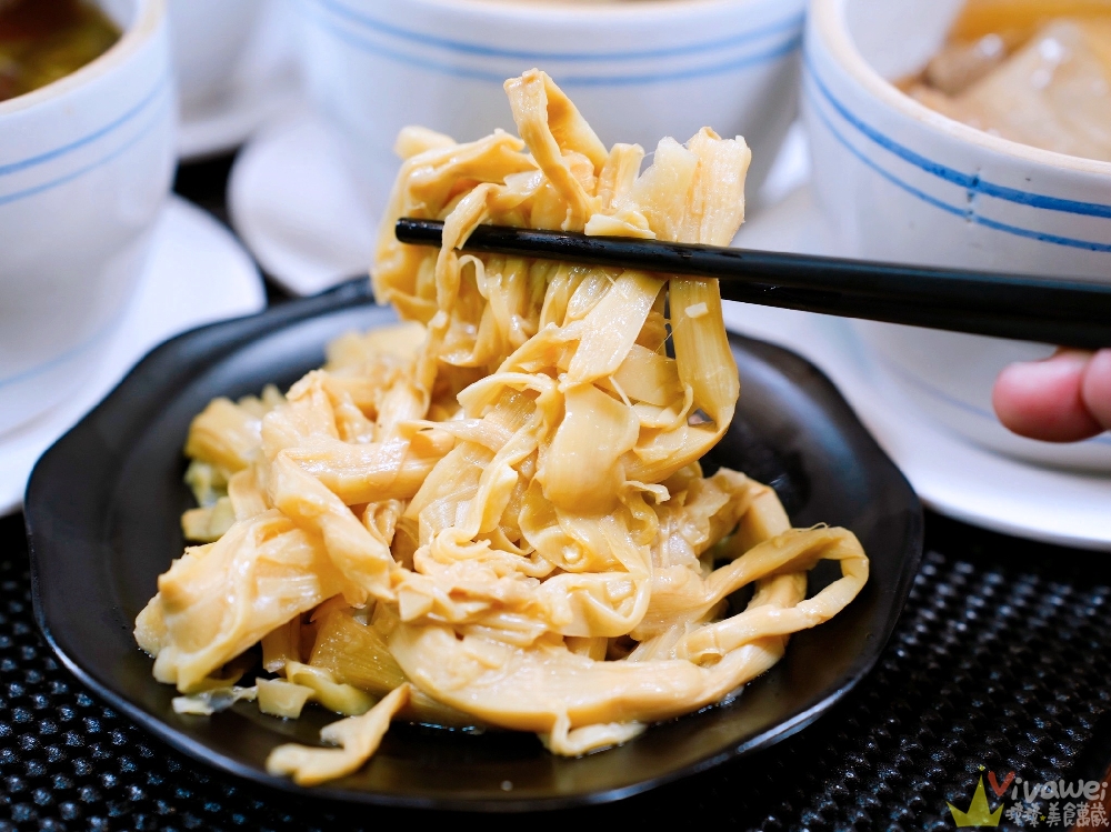 苗栗頭份美食｜『李記燉品屋』平日限定！百元有找的原盅燉湯！推薦必吃滷肉飯&竹山意麵&現切滷味！