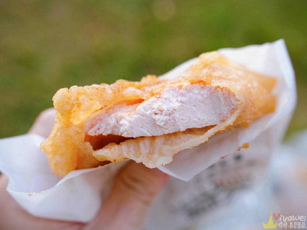 苗栗市美食｜『潮麻吉 香雞潮牌（苗栗中華店）』北苗炸物推薦！現炸現吃最好吃！必吃甜不辣+三角骨+傳統刷醬雞排！