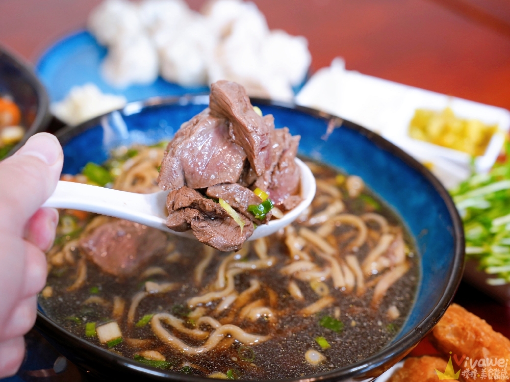 苗栗大湖一日遊推薦｜牛宮牛肉麵必吃！大湖酒莊隨手小吃+卓蘭咖啡廳+熱門伴手禮完整攻略！