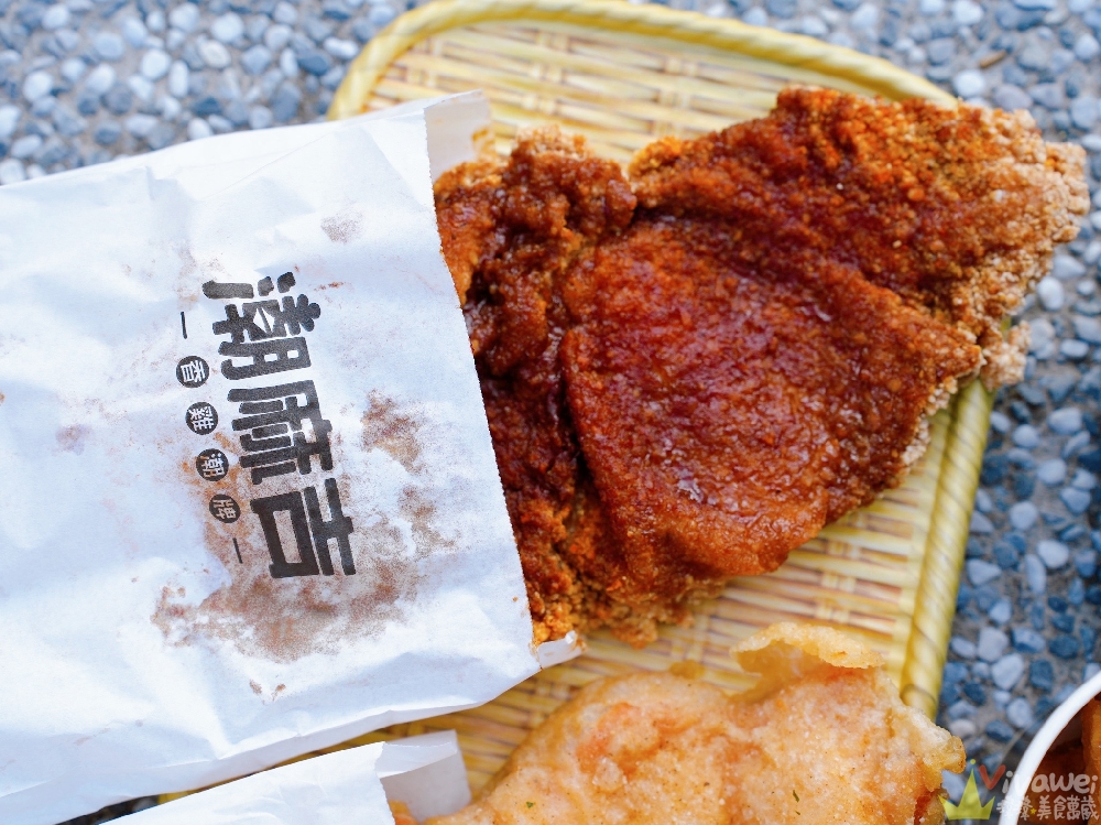 苗栗市美食｜『潮麻吉 香雞潮牌（苗栗中華店）』北苗炸物推薦！現炸現吃最好吃！必吃甜不辣+三角骨+傳統刷醬雞排！