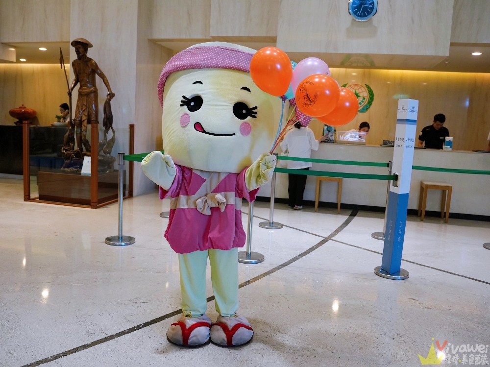 宜蘭礁溪住宿｜『長榮鳳凰酒店(礁溪)』開箱生日我最大方案&鳳凰飴號！客房生日布置&免費生日蛋糕！鳳凰飴號的星巴克咖啡下午茶&晚上Happy Hour暢飲！