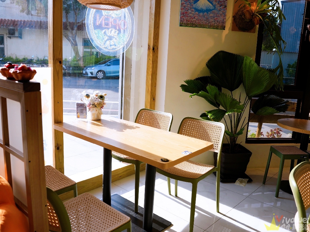 桃園龍潭美食｜『QQ田甜品工坊-桃園龍潭大池店』生意超好！龍潭大池旁的創意日式冰品&仙草&刨冰&豆花&紅豆湯等甜品！