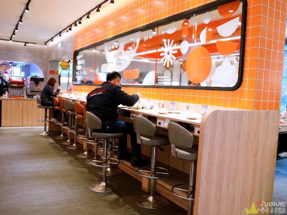 桃園中壢美食｜『錢都日式涮涮鍋-中壢新生店』平日限定經濟雙拼海陸鍋超划算~自助吧飲料,甜湯,冰沙,冰淇淋吃到飽！