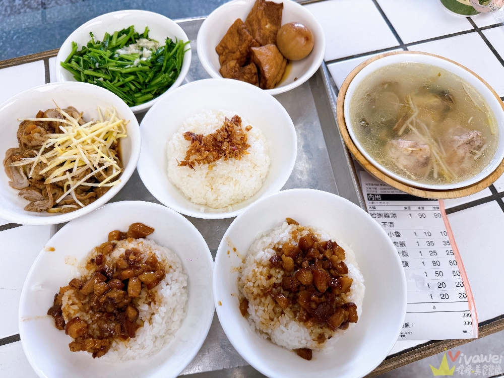 台北東湖美食｜『純發滷肉飯』文青風格小吃店～膠質滿滿的肥肉派滷肉飯&滷大腸必點！