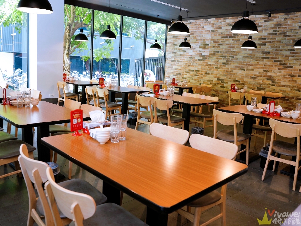 桃園市美食｜『易鼎活蝦（新桃園店）』中路特區聚餐首選！包廂空間＋免費停車場～大尺寸泰國蝦鮮甜又Q彈！