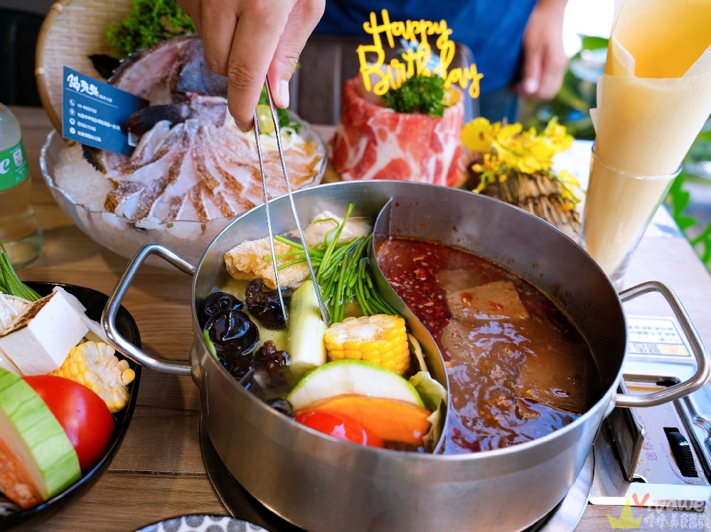 桃園中壢美食|『鍋強強極緻火鍋』新升級桌邊蔬菜免費續&氣泡飲料暢飲&指定套餐+100元肉肉吃到飽!附設免費停車場~親子友善餐廳~回訪多次的質感火鍋店! 桃園中壢美食|『鍋強強極緻火鍋』新升級桌邊蔬菜免費續&氣泡飲料暢飲&指定套餐+100元肉肉吃到飽!附設免費停車場~親子友善餐廳~回訪多次的質感火鍋店!