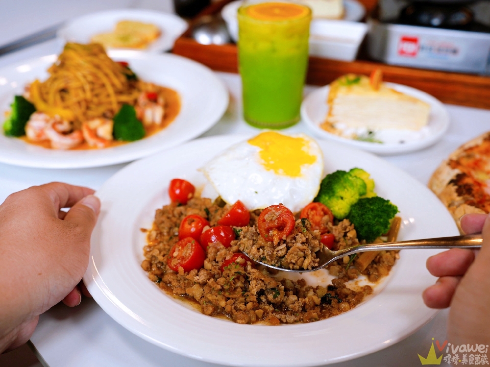 苗栗獅潭美食｜『光之彩庭園餐廳』附設免費停車位！親子友善&輪椅友善&寵物友善的舒適用餐空間～有義大利麵,火鍋,披薩,甜點下午茶!