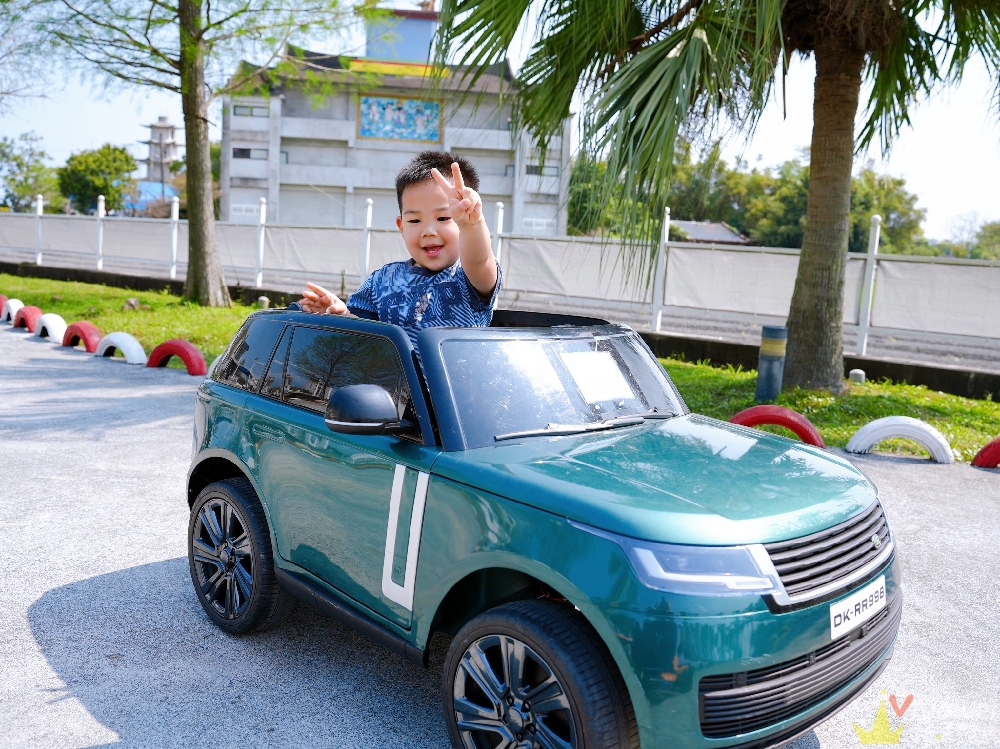 宜蘭五結住宿推薦｜『FUN輕鬆民宿-親子童車溜滑梯渡假會館』房間有溜滑梯&球池&浴缸～戶外超大台電動車任你玩！
