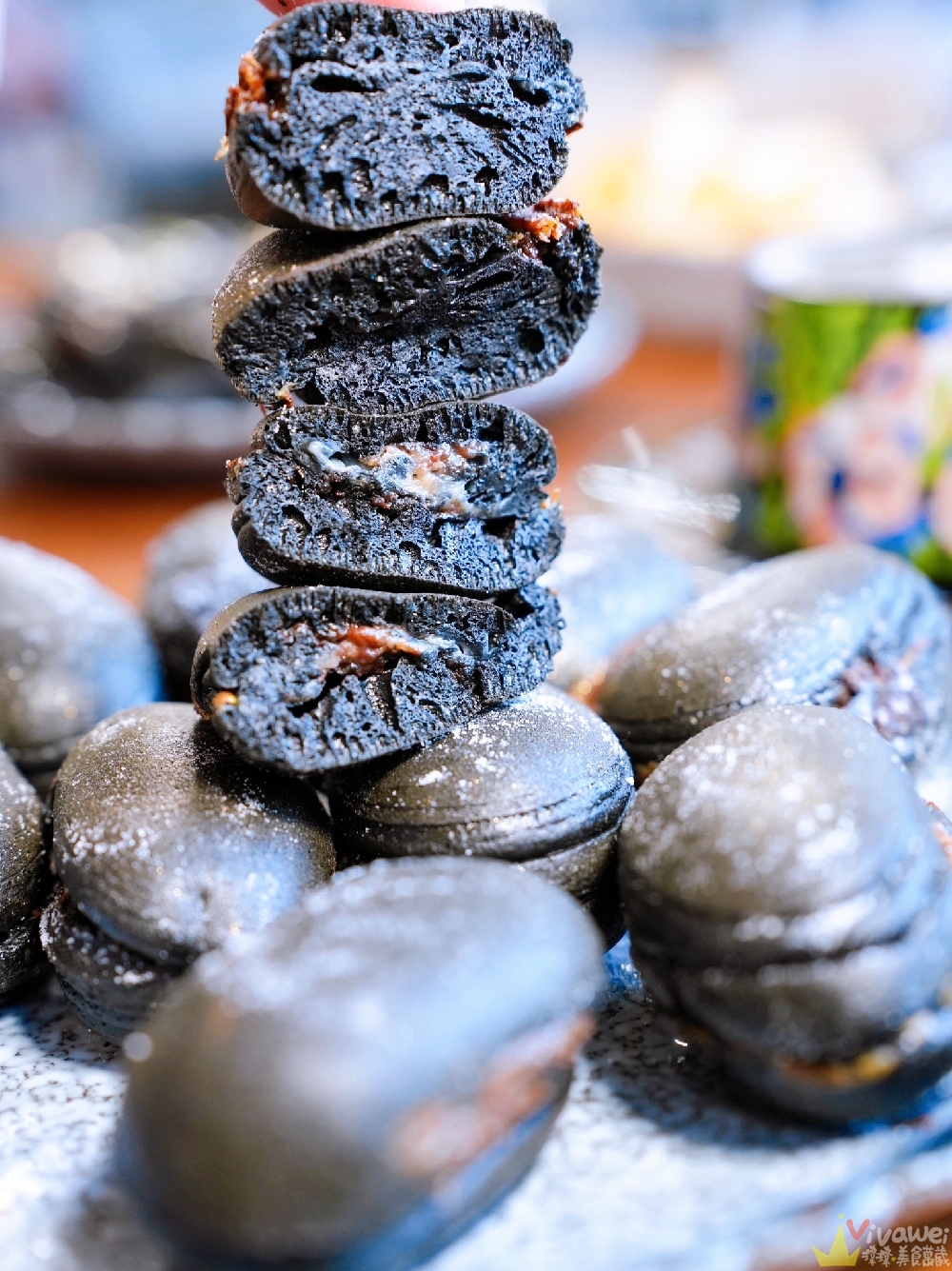 苗栗後龍美食｜『烏色咖啡-高鐵旗艦店』全新開幕！帶有客家元素的黑色質感系餐廳！有正餐料理及後龍店限定的雞蛋糕！