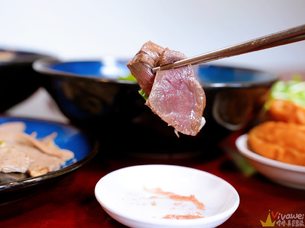 苗栗大湖美食｜『牛宮牛肉麵』大湖晚餐新選擇！免費停車+創意牛肉麵！必吃刺身菲力牛肉麵+手工水餃超有記憶點！