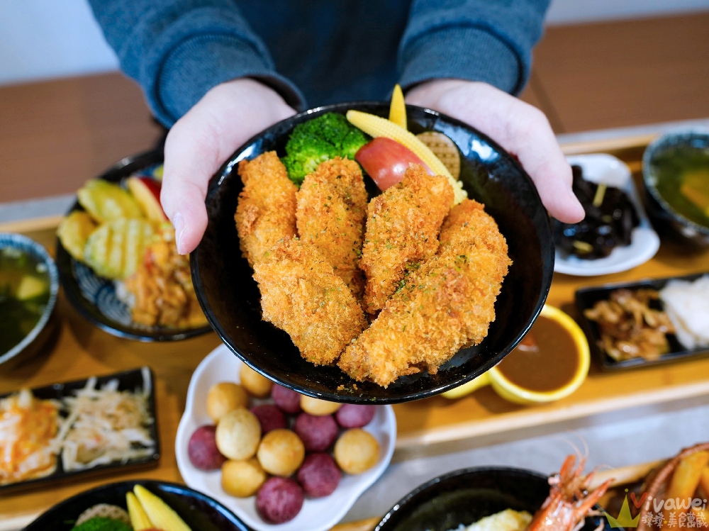 苗栗後龍美食｜『極丼飯館』環境溫馨舒適～餐點好吃的日式家常料理～內用有泰式奶茶&紅茶飲料免費暢飲！