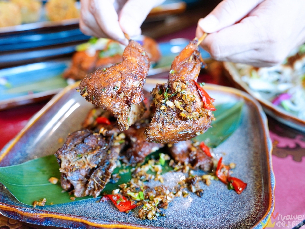 苗栗三灣美食｜『龍叔伯庭園餐館』超氣派的客家私房台菜餐廳～餐點品項豐富又好吃～親子友善且附設免費停車場！