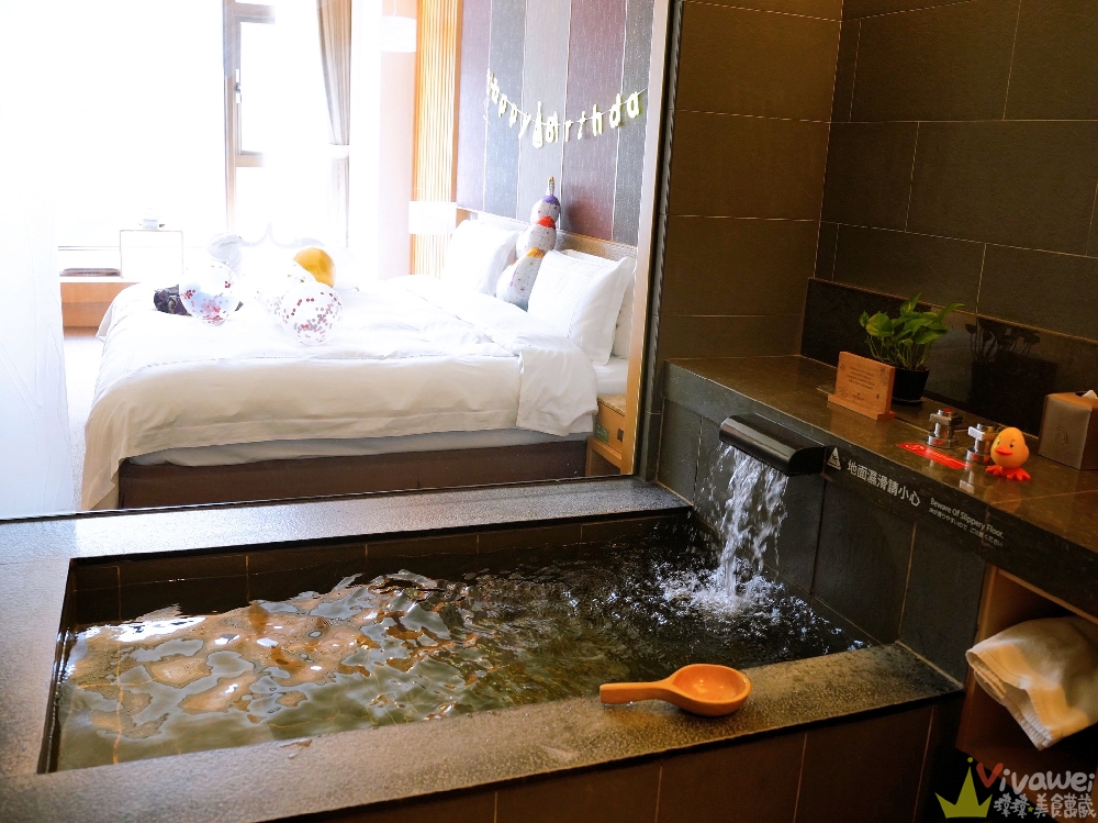 宜蘭礁溪住宿｜『長榮鳳凰酒店(礁溪)』開箱生日我最大方案&鳳凰飴號！客房生日布置&免費生日蛋糕！鳳凰飴號的星巴克咖啡下午茶&晚上Happy Hour暢飲！