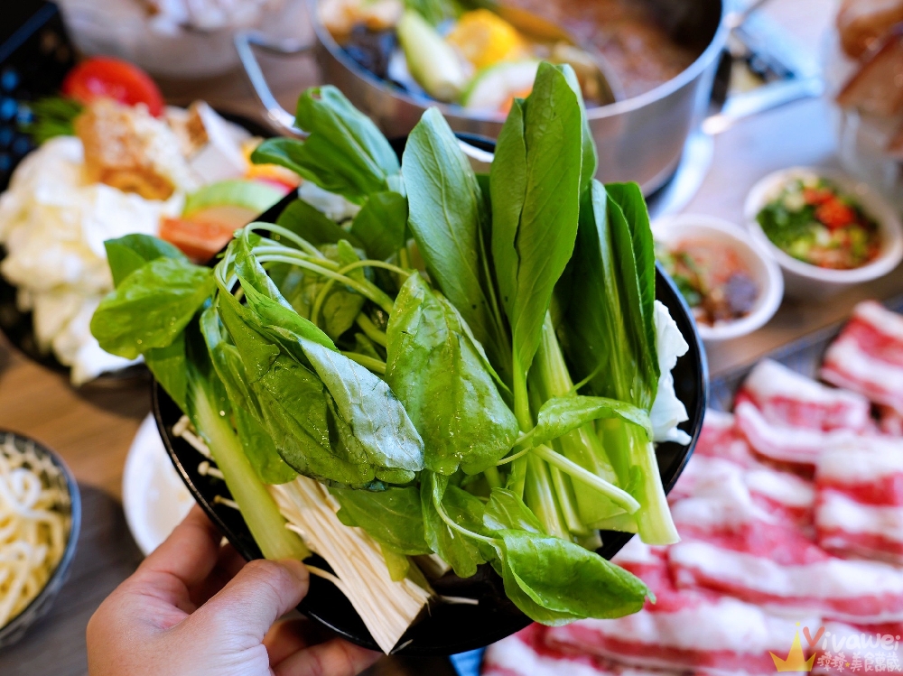 桃園中壢美食|『鍋強強極緻火鍋』新升級桌邊蔬菜免費續&氣泡飲料暢飲&指定套餐+100元肉肉吃到飽!附設免費停車場~親子友善餐廳~回訪多次的質感火鍋店! 桃園中壢美食|『鍋強強極緻火鍋』新升級桌邊蔬菜免費續&氣泡飲料暢飲&指定套餐+100元肉肉吃到飽!附設免費停車場~親子友善餐廳~回訪多次的質感火鍋店!