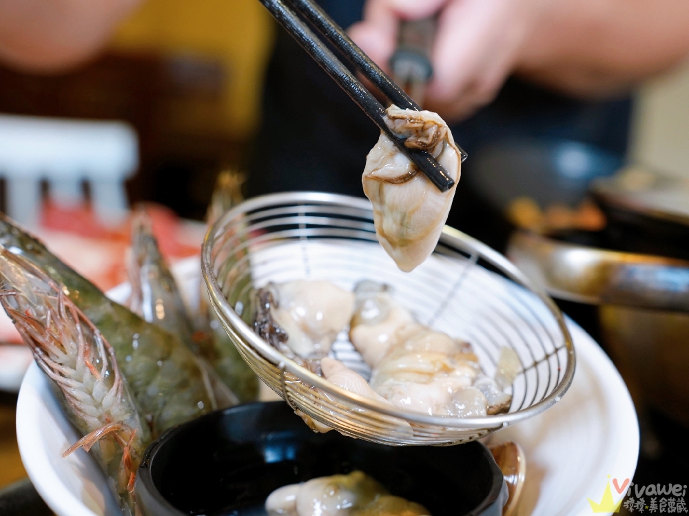 桃園市美食｜『鐵木真麻辣鴛鴦火鍋』在地開業多年的單點傳統台式麻辣鍋～鴨血和豆腐免費續加！