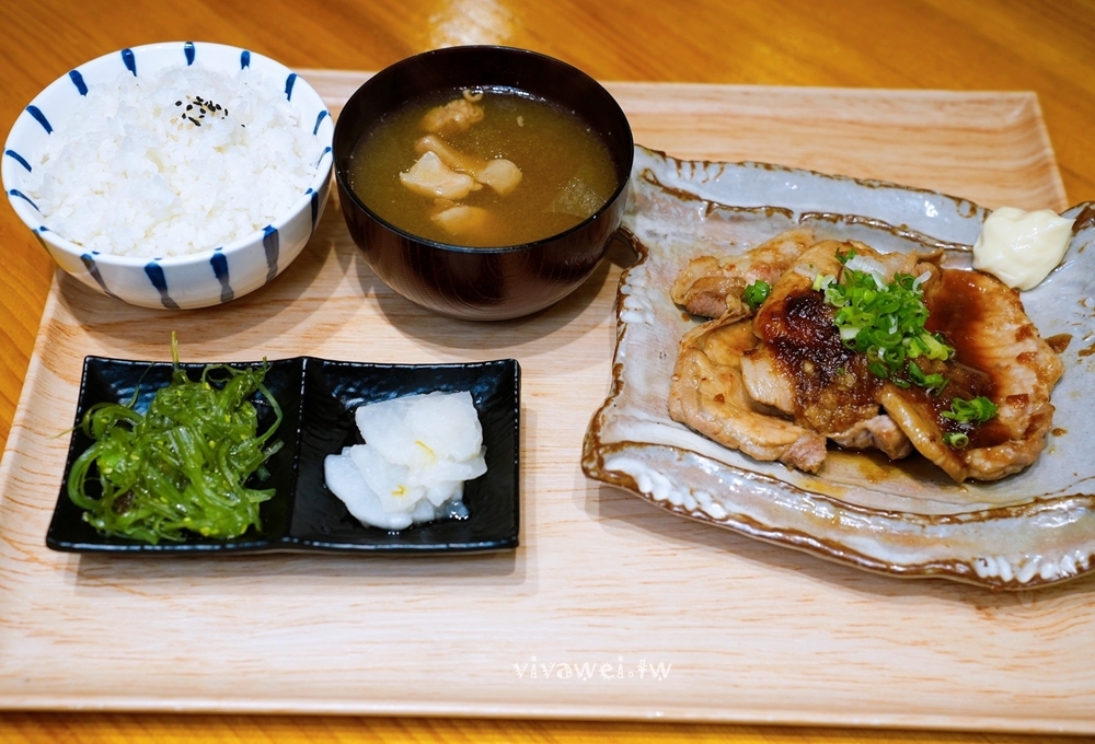 苗栗市美食｜『花鳥豬排』熟成炸豬排專賣店！內用越光米,味噌湯,高麗菜絲,熱紅茶無限享用！平日商業午餐&外帶便當都推薦！