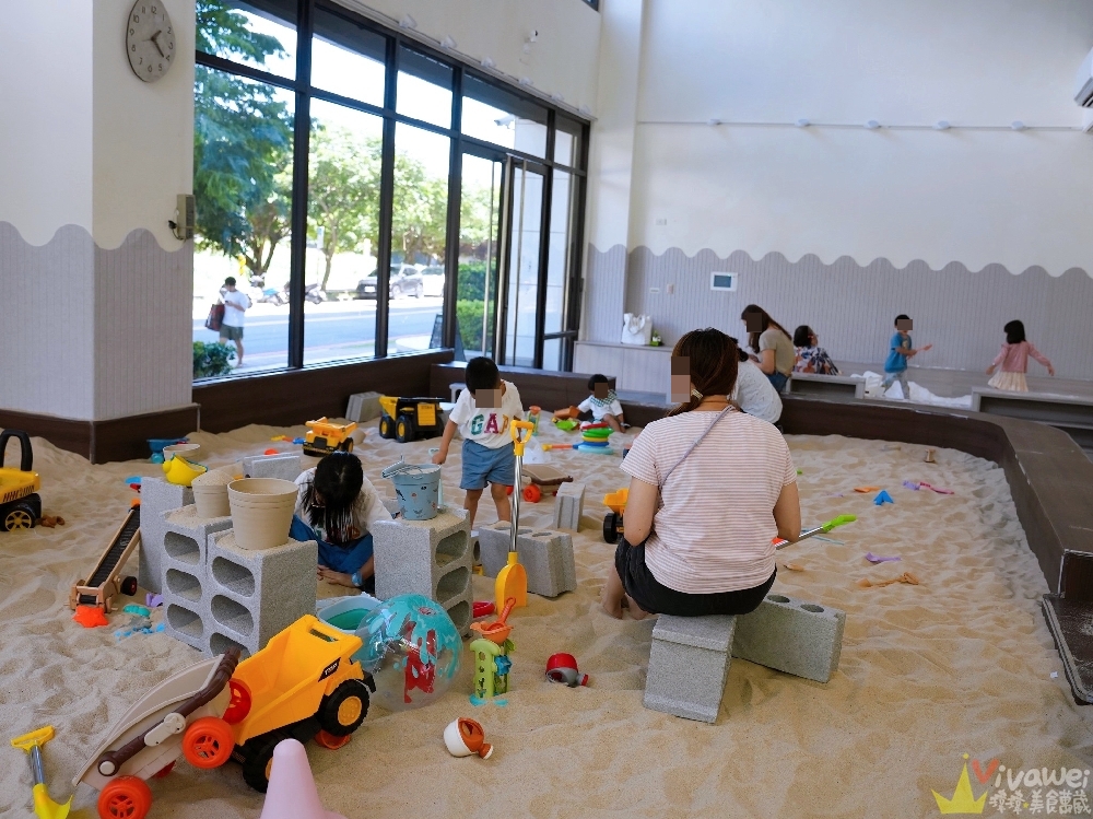桃園中壢景點｜『海嶼沙親子體驗館』青埔親子景點新開幕！室內玩沙玩3小時～試營運199元超划算～加碼送荷蘭小鬆餅！