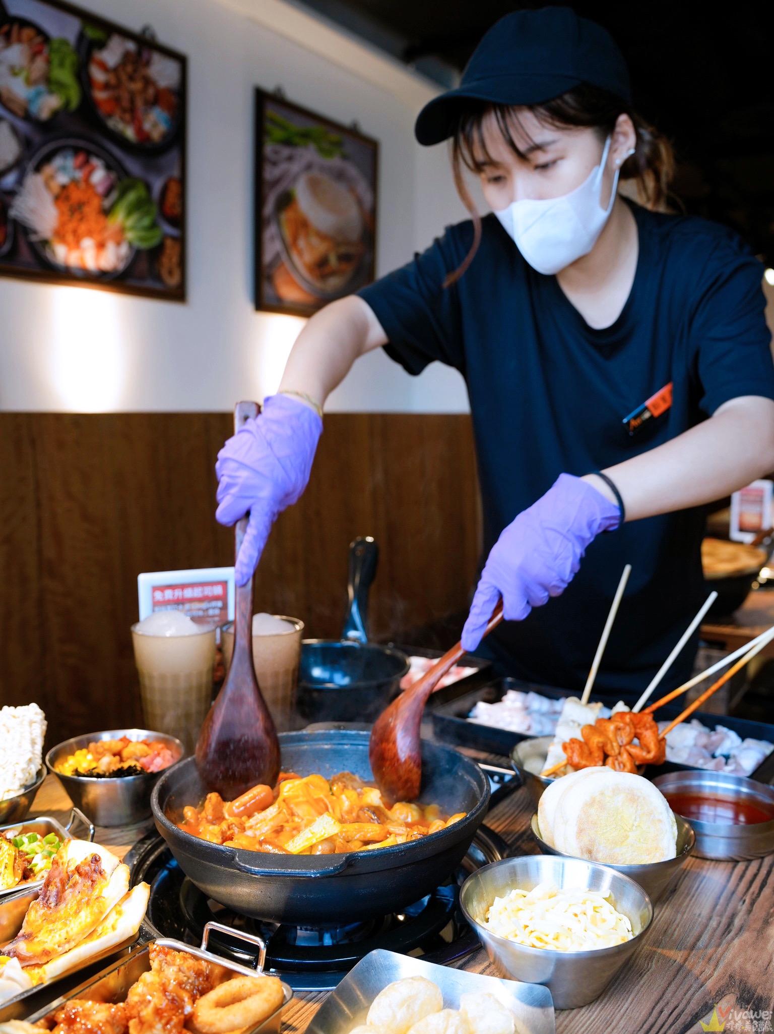 桃園市美食｜『甩鍋雞볶찜韓式炒雞吃到飽-桃園ATT店』7種口味炒雞,炒豬及火鍋肉片通通無限續！還有豐富自助吧無限吃到飽！