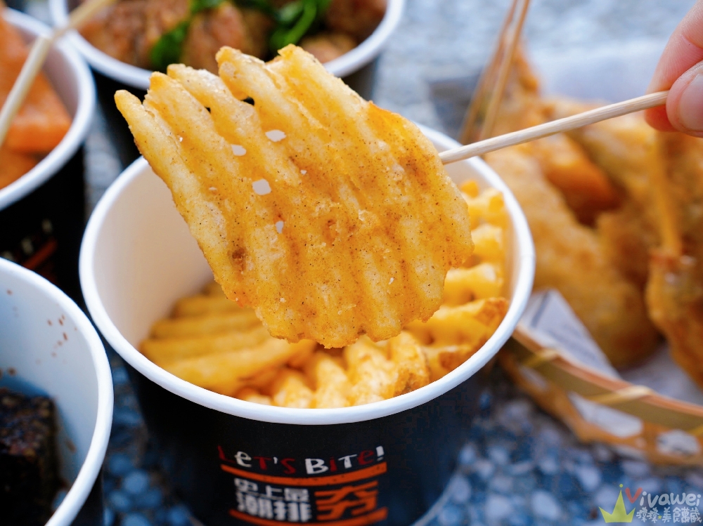 苗栗市美食｜『潮麻吉 香雞潮牌（苗栗中華店）』北苗炸物推薦！現炸現吃最好吃！必吃甜不辣+三角骨+傳統刷醬雞排！