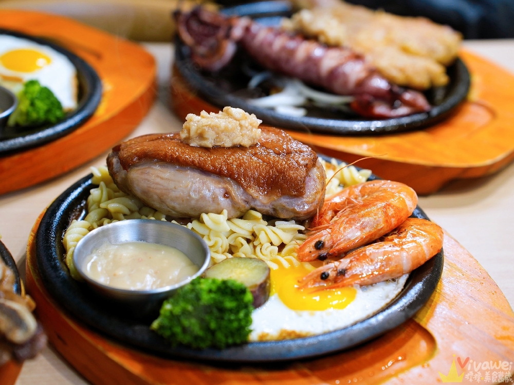 新竹竹北美食|『牛範生台式蒜香牛排』牛排界的模範生~高CP值平價牛排!加鐵板麵&獨家油封蒜醬都免費!還有豐盛自助吧吃到飽! 新竹竹北美食|『牛範生台式蒜香牛排』牛排界的模範生~高CP值平價牛排!加鐵板麵&獨家油封蒜醬都免費!還有豐盛自助吧吃到飽!