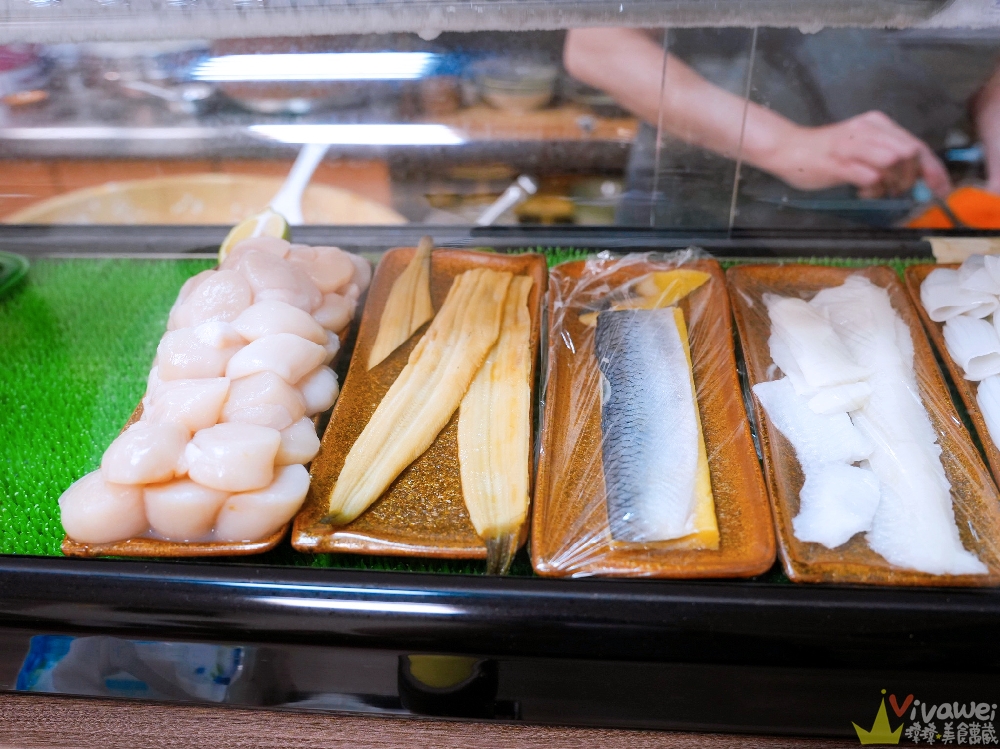 桃園平鎮美食｜『壹鮨丼』平價壽司及生魚片丼飯！內用享湯品及熱茶免費暢飲！