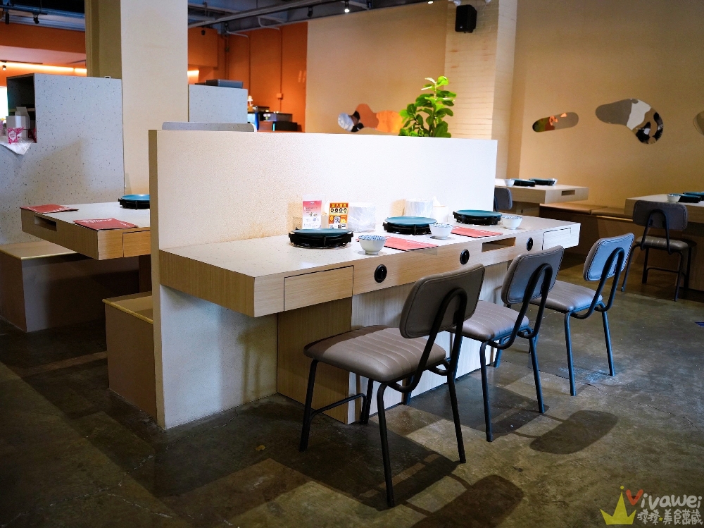 苗栗頭份美食｜『月團圓雞湯火鍋-苗栗頭份店』火鍋控必收！2025全新裝潢自助吧大升級！個人獨享鴛鴦鍋～蔬菜品項豐富～高品質鍋物專賣！