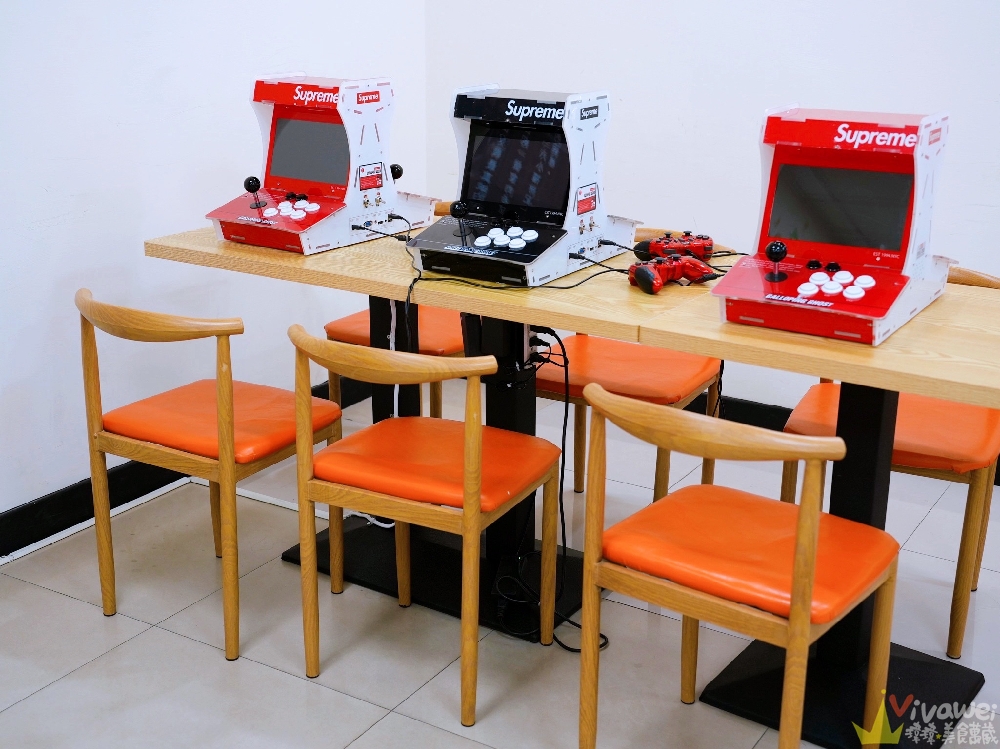 苗栗市美食｜『六小福林記炒羊肉』生意超好～新鮮現炒的羊肉小吃！冷氣開放～飲料免費暢飲～還有兒童遊樂區的舒適小吃店！