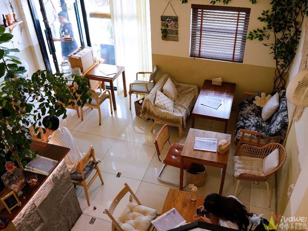 桃園中壢美食｜『旿野曜初Café Brunch』質感系咖啡廳~好吃的韓國辣雞奶油麵&巧克力巴斯克蛋糕~很適合聚餐~約會~拍美照！