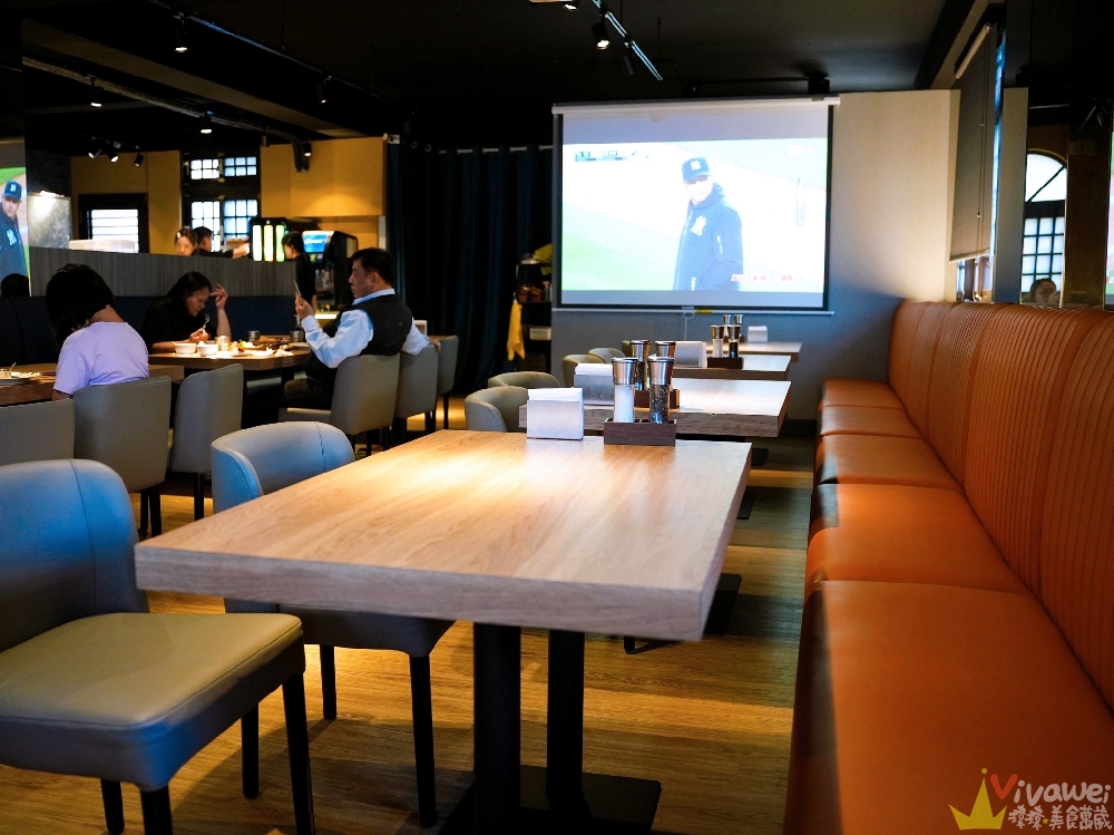 桃園中壢美食|『慕特牛排中原店』排餐350元起~有自助吧及薯條無限續~附設免費停車場! 桃園中壢美食|『慕特牛排中原店』排餐350元起~有自助吧及薯條無限續~附設免費停車場!