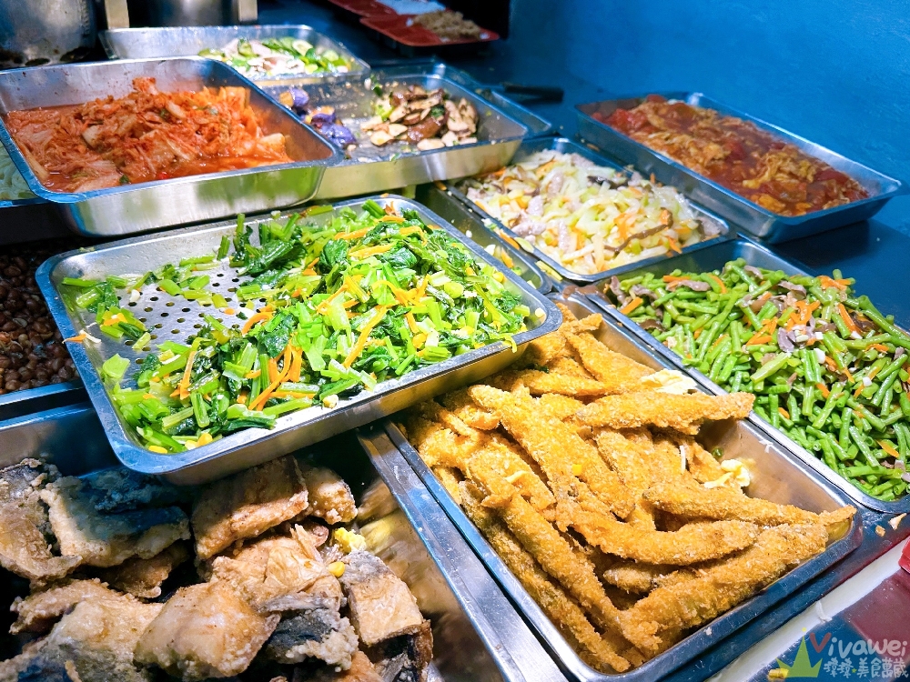 桃園中壢美食|『一品香飲食店』中原超強排隊便當店!均一價100元!配菜超有誠意~必吃炸雞排便當加辣! 桃園中壢美食|『一品香飲食店』中原超強排隊便當店!均一價100元!配菜超有誠意~必吃炸雞排便當加辣!