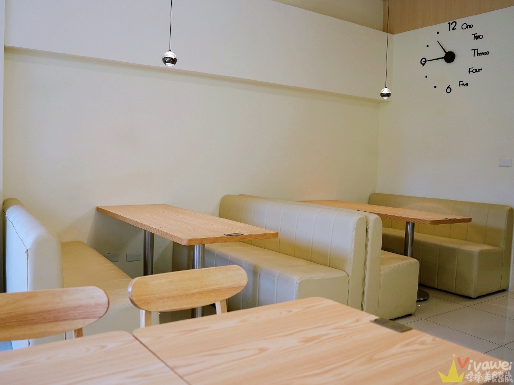 桃園平鎮美食｜『牧鳴 • 拾光』住宅區內的質感早餐店！推薦蜂蜜乳酪熱壓吐司&皮蛋肉鬆粉漿蛋餅！
