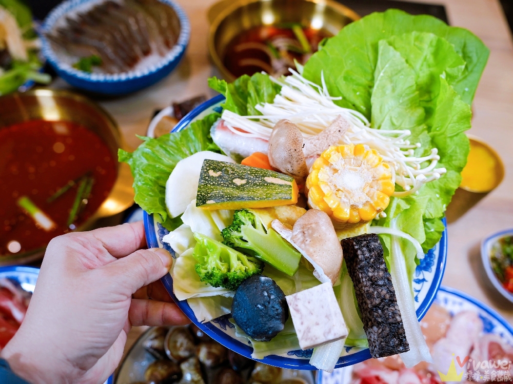 苗栗頭份美食｜『真涮吃到飽火鍋-頭份旗艦店』交流道旁高CP值鍋物吃到飽！平日最低只要399元起~肉品,蔬菜,飯食,麵食,飲料及冰品任你自助吃到飽！