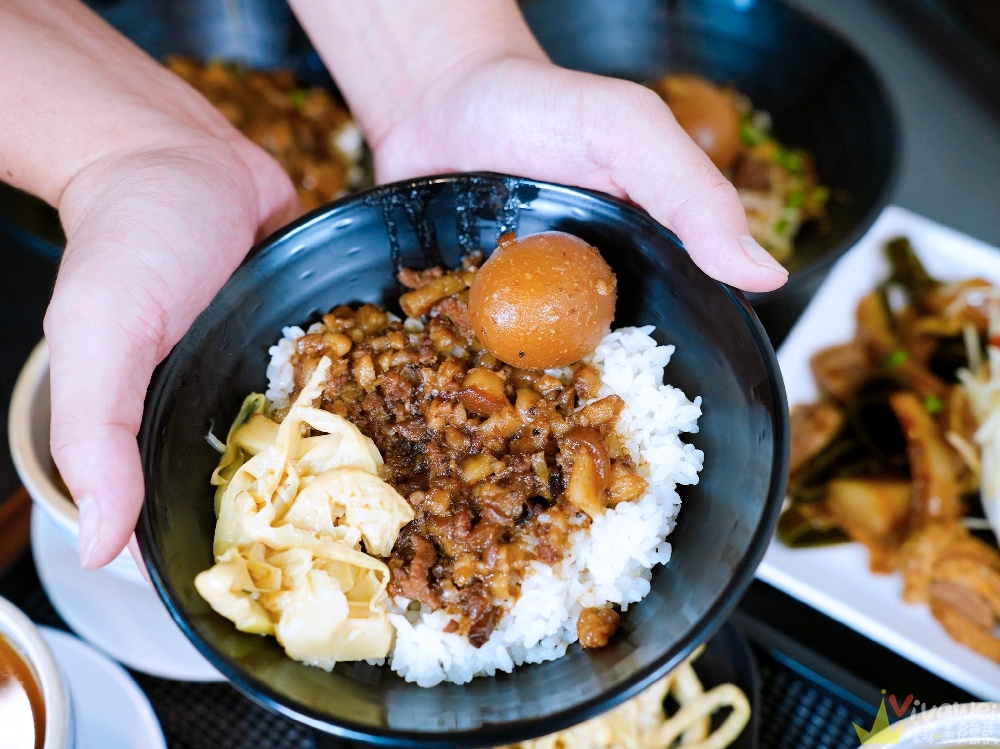 苗栗頭份美食｜『李記燉品屋』平日限定！百元有找的原盅燉湯！推薦必吃滷肉飯&竹山意麵&現切滷味！