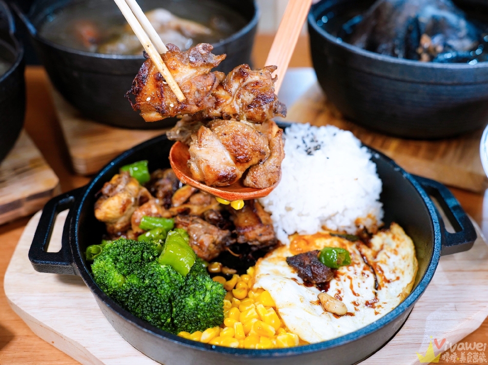 桃園市美食|『金小蔥雞湯米粉』雞湯控的天堂!隱藏版新品上市~升級版鹿野嫩炸雞&鮑魚烏骨雞湯!平價卻超有水準! 桃園市美食|『金小蔥雞湯米粉』雞湯控的天堂!隱藏版新品上市~升級版鹿野嫩炸雞&鮑魚烏骨雞湯!平價卻超有水準!