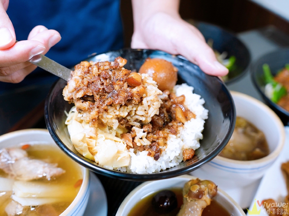 苗栗頭份美食｜『李記燉品屋』平日限定！百元有找的原盅燉湯！推薦必吃滷肉飯&竹山意麵&現切滷味！