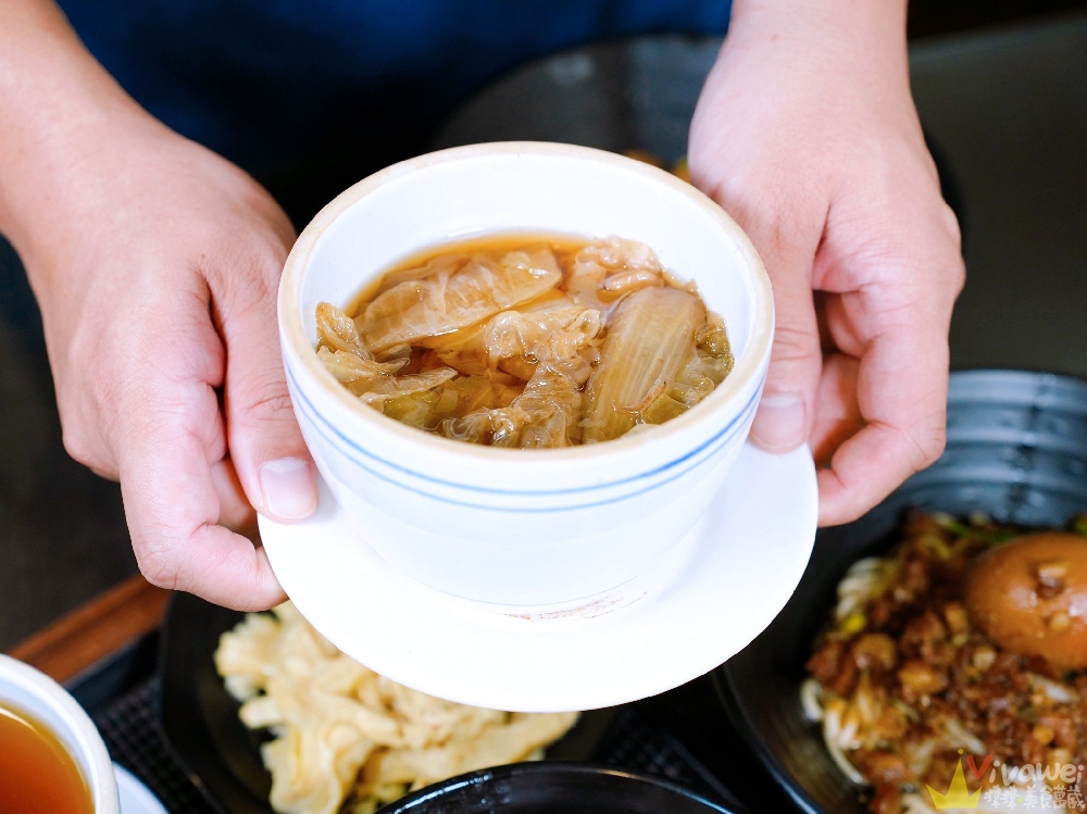 苗栗頭份美食｜『李記燉品屋』平日限定！百元有找的原盅燉湯！推薦必吃滷肉飯&竹山意麵&現切滷味！