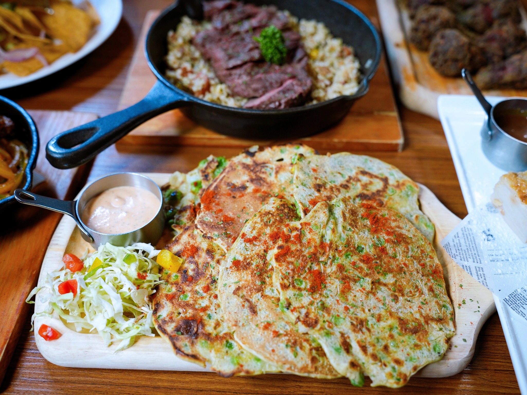 新竹竹北美食｜『ABV加勒比海餐酒館-竹北旗艦店』多國特色異國料理&早午餐&超過300種世界精釀啤酒！小酌小聚首選！