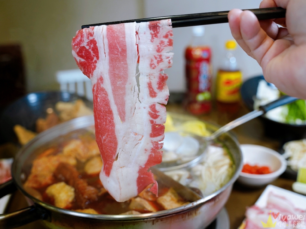 桃園市美食｜『鐵木真麻辣鴛鴦火鍋』在地開業多年的單點傳統台式麻辣鍋～鴨血和豆腐免費續加！