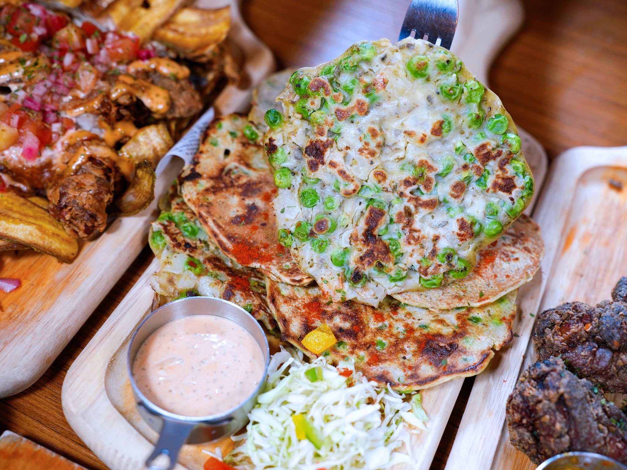 新竹竹北美食｜『ABV加勒比海餐酒館-竹北旗艦店』多國特色異國料理&早午餐&超過300種世界精釀啤酒！小酌小聚首選！