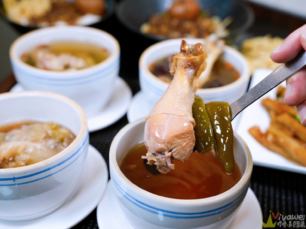 苗栗頭份美食｜『李記燉品屋』平日限定！百元有找的原盅燉湯！推薦必吃滷肉飯&竹山意麵&現切滷味！