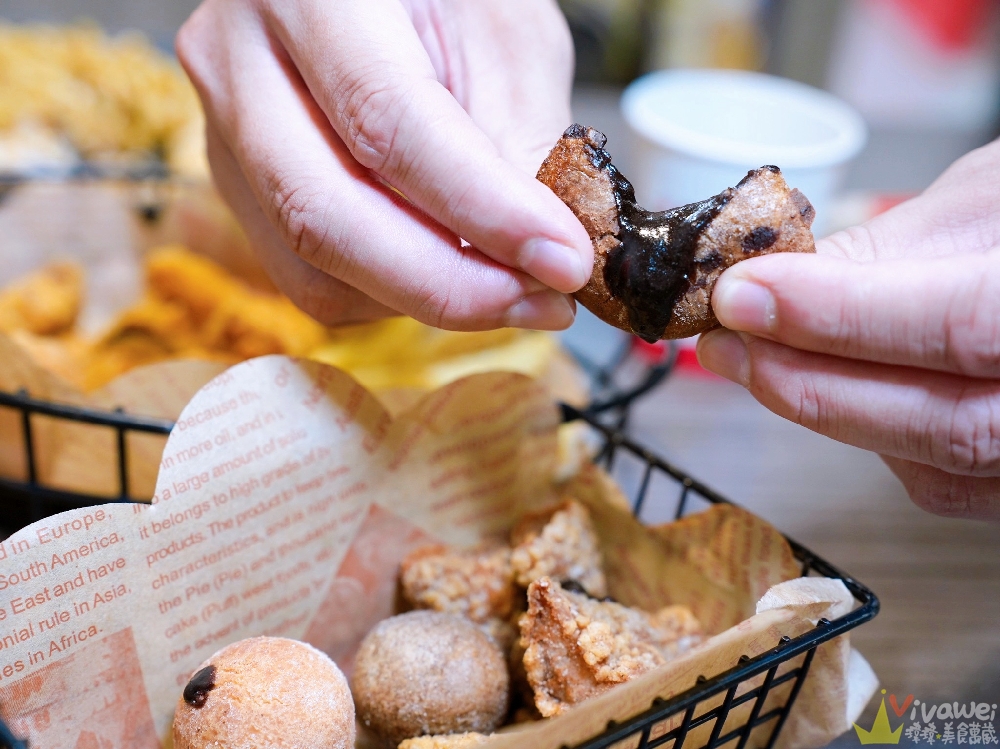 苗栗市美食｜『紅吱吱平價牛排館-苗栗店』排餐只要180元起~可免費加麵一次！自助吧享濃湯,爆米花,抹醬吐司,冷熱飲,霜淇淋免費吃到飽！