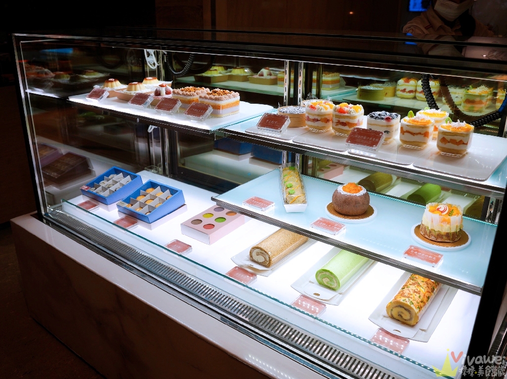 宜蘭礁溪住宿｜『長榮鳳凰酒店(礁溪)』開箱生日我最大方案&鳳凰飴號！客房生日布置&免費生日蛋糕！鳳凰飴號的星巴克咖啡下午茶&晚上Happy Hour暢飲！