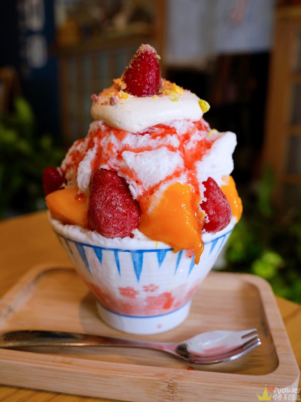 桃園龍潭美食｜『QQ田甜品工坊-桃園龍潭大池店』生意超好！龍潭大池旁的創意日式冰品&仙草&刨冰&豆花&紅豆湯等甜品！