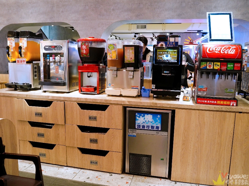 桃園中壢美食｜『錢都日式涮涮鍋-中壢新生店』平日限定經濟雙拼海陸鍋超划算~自助吧飲料,甜湯,冰沙,冰淇淋吃到飽！