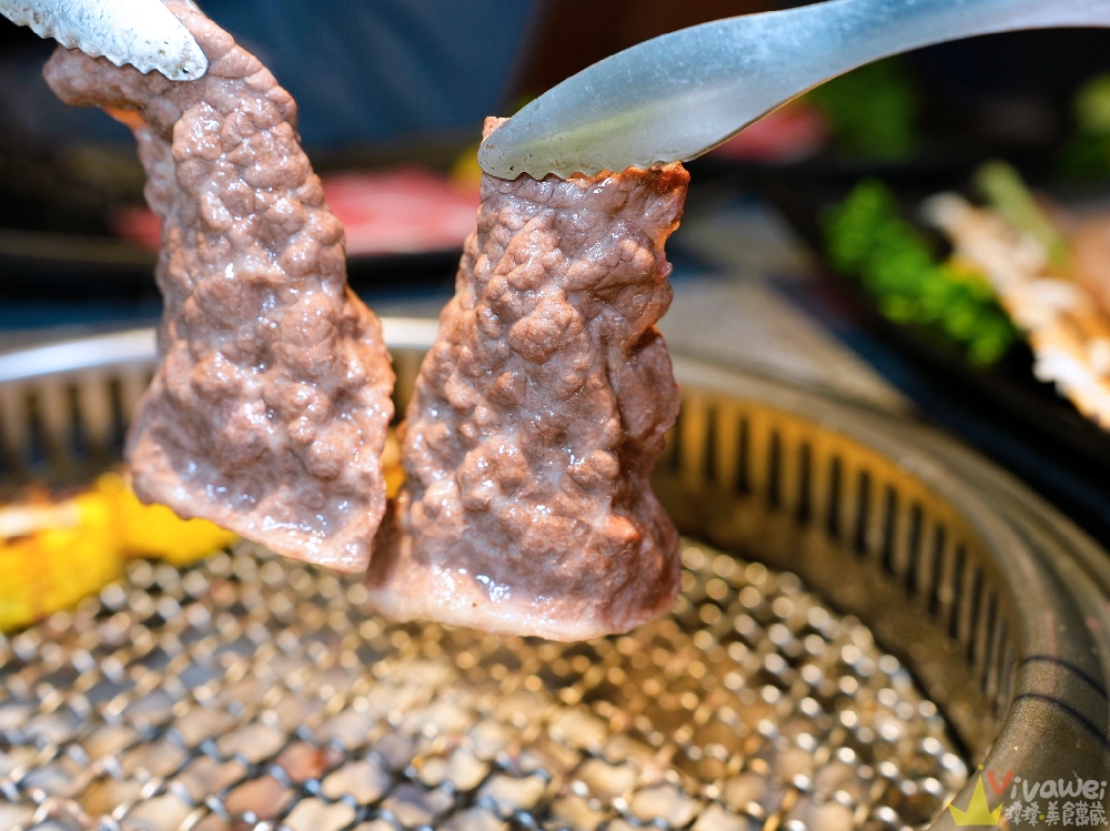 桃園中壢美食｜『三柒燒肉專門店』超豪華和牛燒烤吃到飽！還有生啤酒無限暢飲！