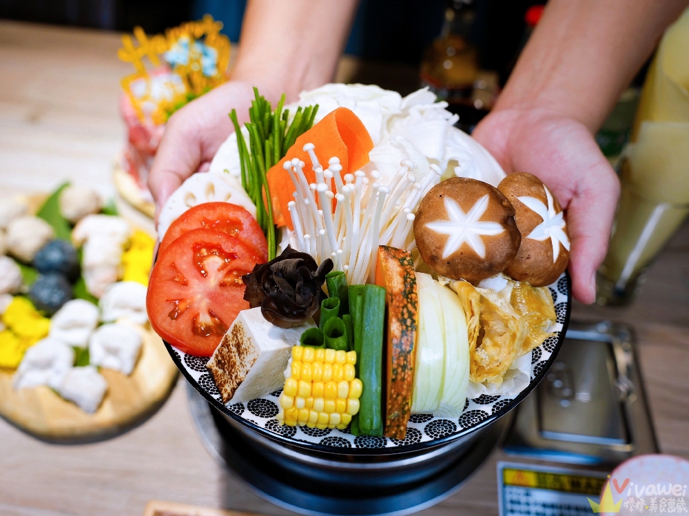 桃園中壢美食|『鍋強強極緻火鍋』新升級桌邊蔬菜免費續&氣泡飲料暢飲&指定套餐+100元肉肉吃到飽!附設免費停車場~親子友善餐廳~回訪多次的質感火鍋店! 桃園中壢美食|『鍋強強極緻火鍋』新升級桌邊蔬菜免費續&氣泡飲料暢飲&指定套餐+100元肉肉吃到飽!附設免費停車場~親子友善餐廳~回訪多次的質感火鍋店!