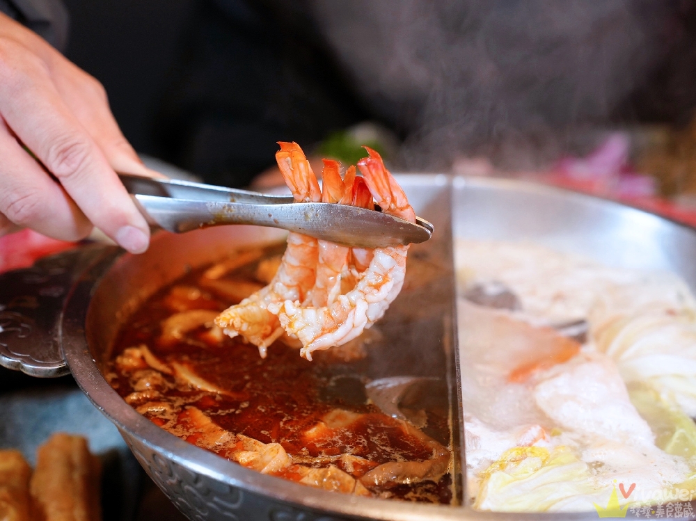 桃園市美食｜『岩漿火鍋-桃園中正店』桃園麻辣火鍋推薦！藝文特區高級質感鍋物~鍋底免費續加還能外帶！