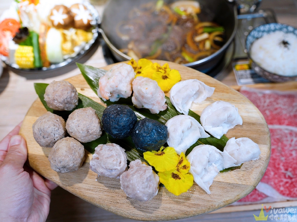 桃園中壢美食|『鍋強強極緻火鍋』新升級桌邊蔬菜免費續&氣泡飲料暢飲&指定套餐+100元肉肉吃到飽!附設免費停車場~親子友善餐廳~回訪多次的質感火鍋店! 桃園中壢美食|『鍋強強極緻火鍋』新升級桌邊蔬菜免費續&氣泡飲料暢飲&指定套餐+100元肉肉吃到飽!附設免費停車場~親子友善餐廳~回訪多次的質感火鍋店!