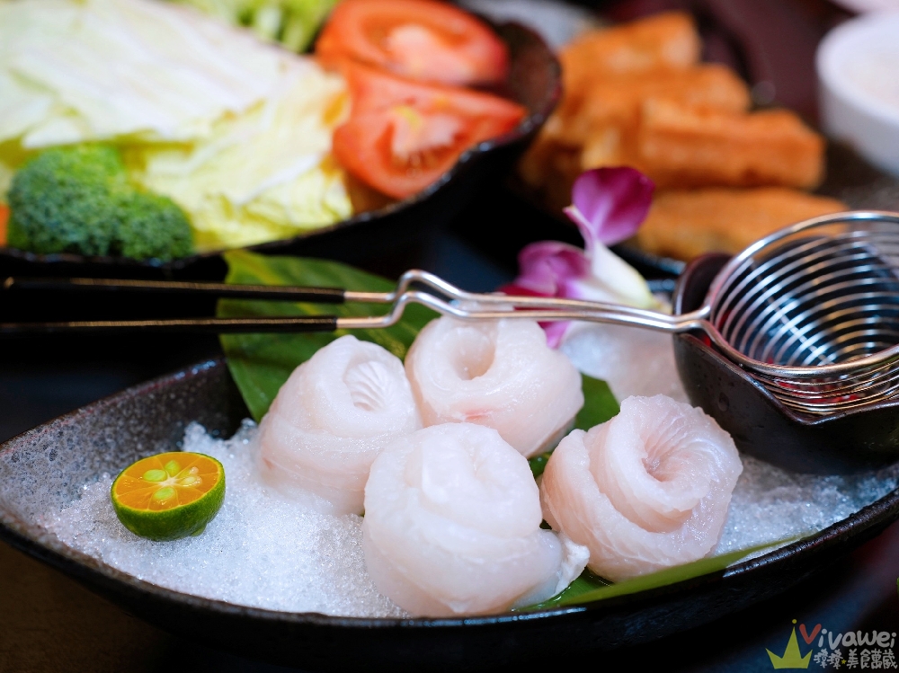 桃園市美食｜『岩漿火鍋-桃園中正店』桃園麻辣火鍋推薦！藝文特區高級質感鍋物~鍋底免費續加還能外帶！